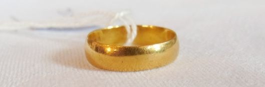 22ct gold wedding ring, 3.4 grams approx