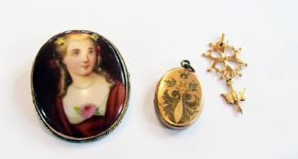 Handpainted oval porcelain and gold-coloured metal brooch, painted with head and shoulders