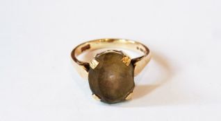 9ct gold and topaz coloured stone ring