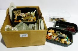 Quantity sundry decorative ceramics, miniature models and items