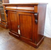 Victorian mahogany chiffonier having two ogee fronted frieze drawers, cupboard below enclosed by