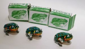 Chinese modern tinplate frogs "Huoyan Tiaowa", boxed (39 approx)