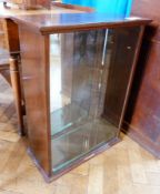 Early 20th century Parnall of Manchester mahogany display cabinet having internal mirrored framed