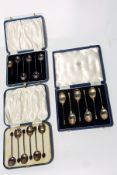 Set of six Mappin and Webb seal-topped silver teaspoons, in case, set of six silver bean-topped