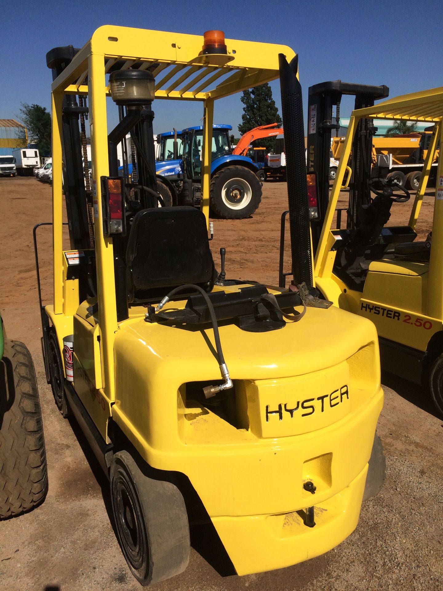 2005 HYSTER 2.5TON GAS FORKLIFT SERIAL NO: H177B55197C - Image 2 of 3