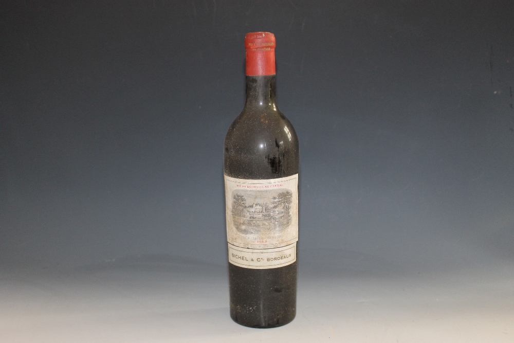 1 BOTTLE OF CHATEAU LAFITE - ROTHSCHILD, GRAND CRU CLASSE, PAUILLAC, 1948, mid shoulder