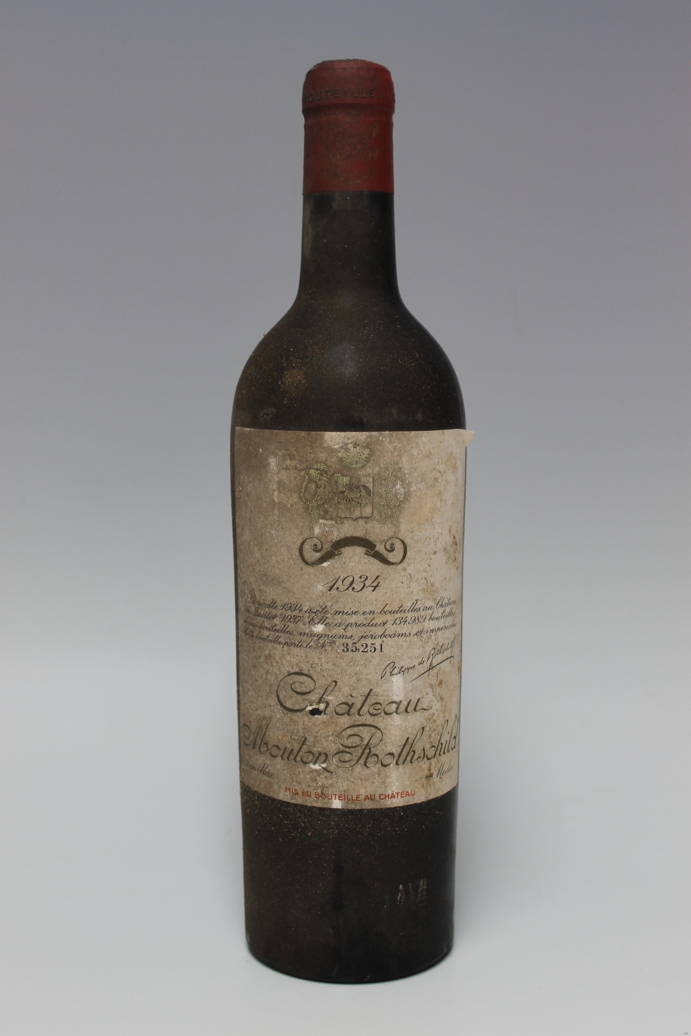 1 BOTTLE OF CHATEAU MOUTON ROTHSCHILD GRAND CRU CLASSE PAUILLAC 1934, very top shoulder