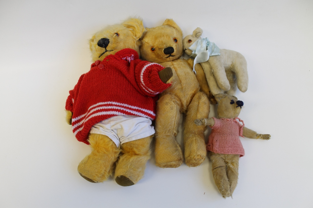 A MID 20TH CENTURY CHAD VALLEY TEDDY BEAR, blonde plush fur, stitched mouth & nose, L 40 cm,