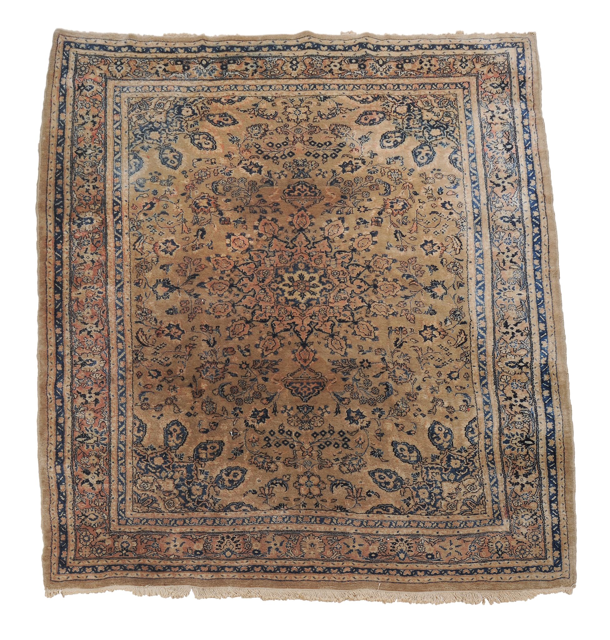 A Sarouk carpet, approximately 300 x 234cm A Sarouk carpet , approximately 300 x 234cm