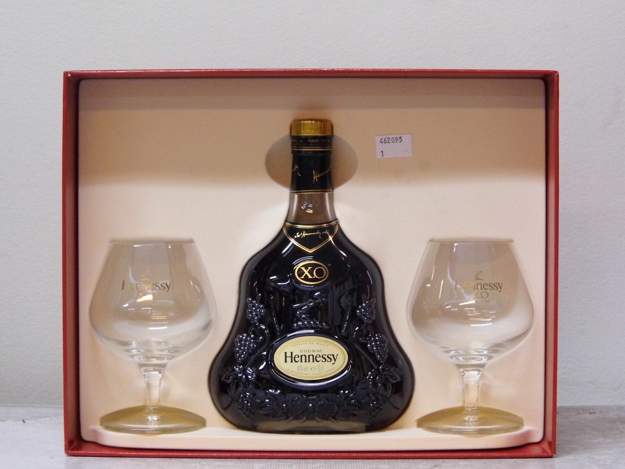 Hennessy XO Cognac 70cl 40% Vol1 btPresentation case with 2 branded Hennessy glasses
