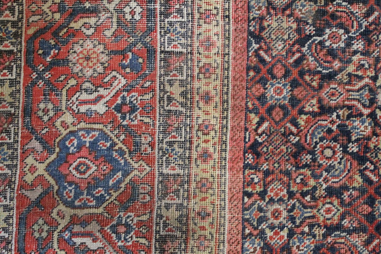 A Mahal carpet 209 x 305cm