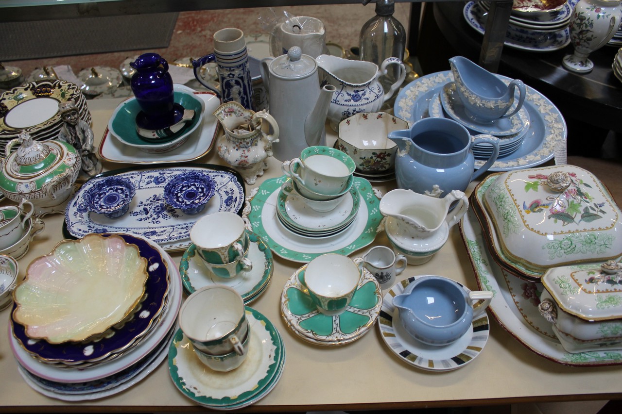 A quantity of mixed ceramics, to include an early 20th century Meissen double-lipped sauceboat, a - Image 2 of 4
