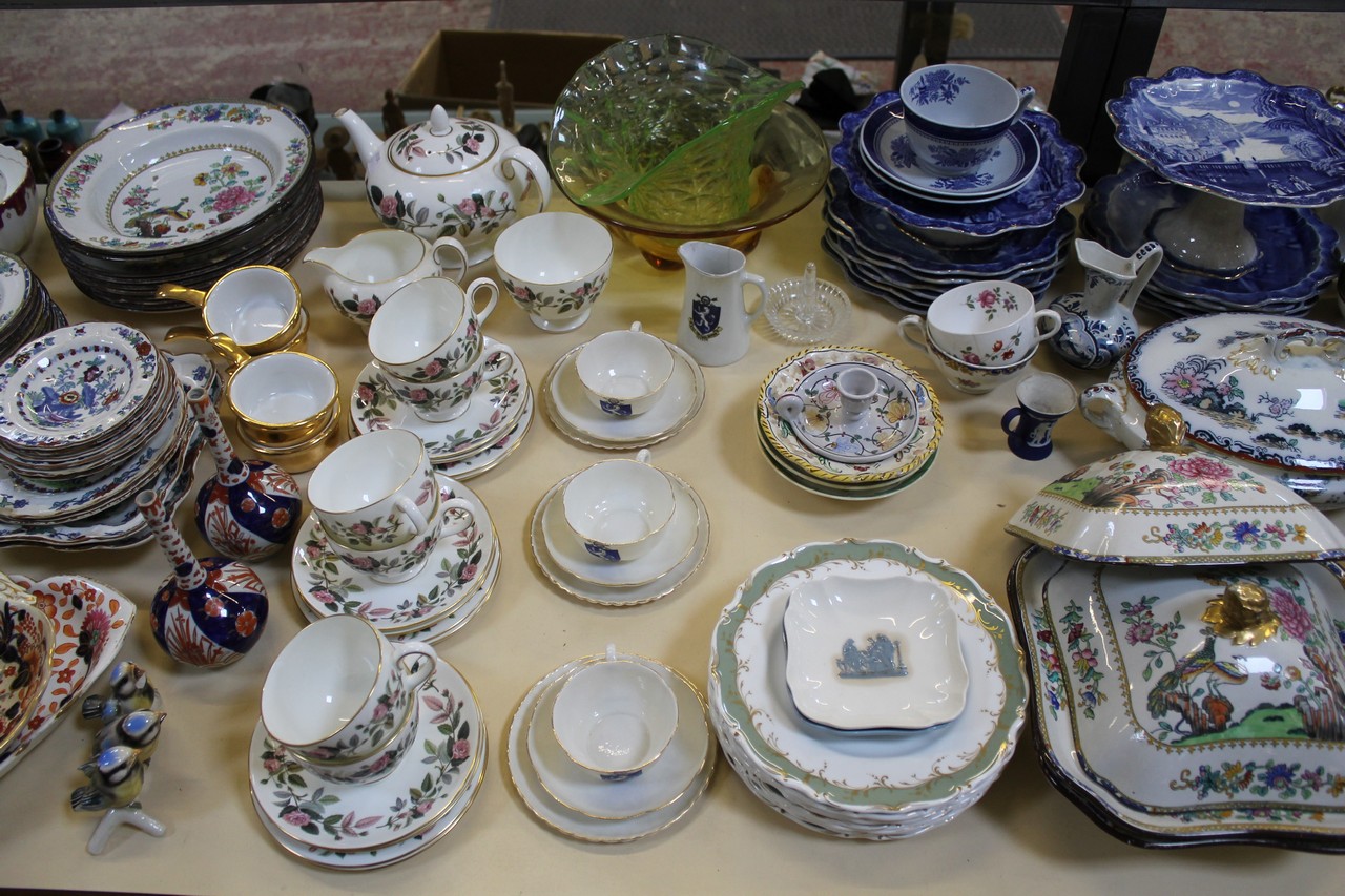 A quantity of mixed ceramics, to include an early 20th century Meissen double-lipped sauceboat, a - Image 3 of 4