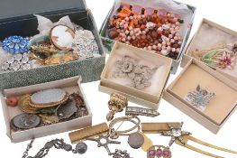 A quantity of jewellery and costume jewellery, including  A quantity of jewellery and costume