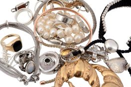 A collection of jewellery and costume jewellery, to include  A collection of jewellery and costume