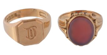 An 18 carat gold signet ring, Birmingham 1926, with an engraved initial  An 18 carat gold signet