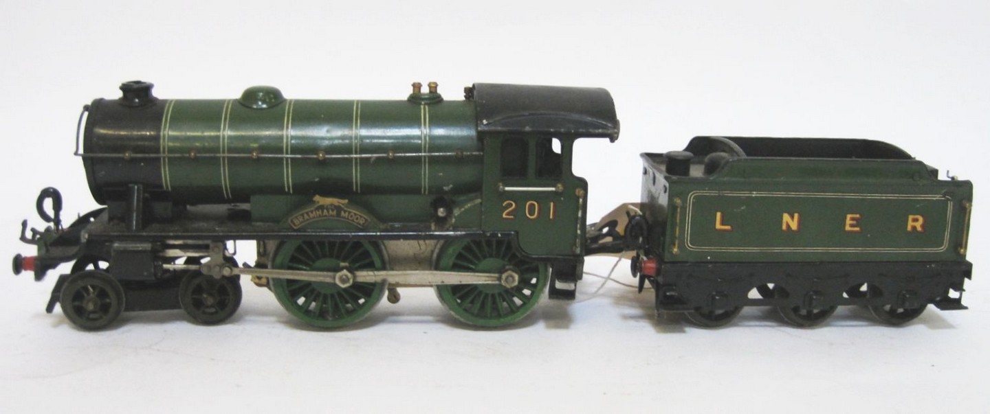 O Gauge - Hornby LNER 4-4-0 clockwork tender locomotive `Bramham Moor`.