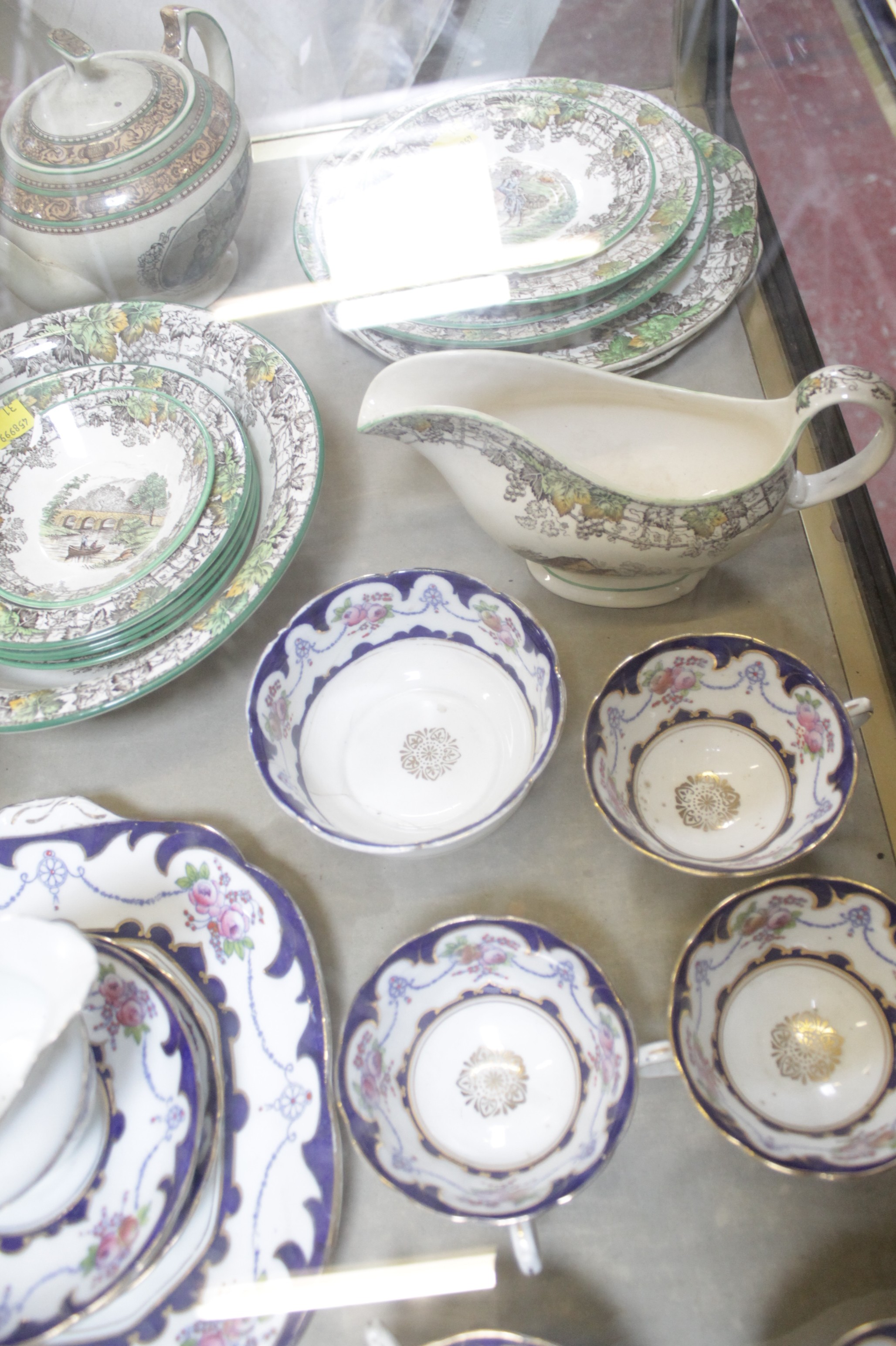 A Spode `Byrons` pattern part service, a Collingwood bone china part tea service and a small