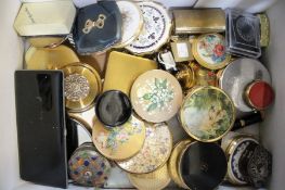 A mixed quantity of compacts etc. Best Bid