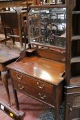 An early 20th century mahogany dressing table. £30-50
