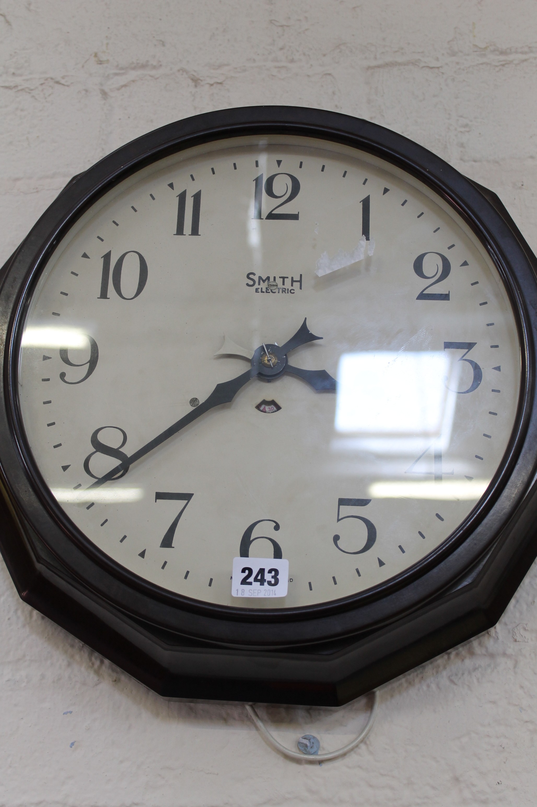 A Bakerlite Smiths electric wall clock  Best Bid