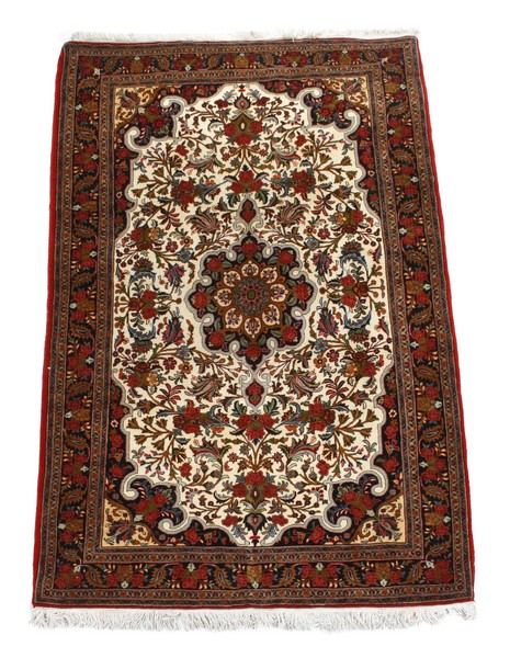 A Kashan style rug, approximately 142 x 223cm