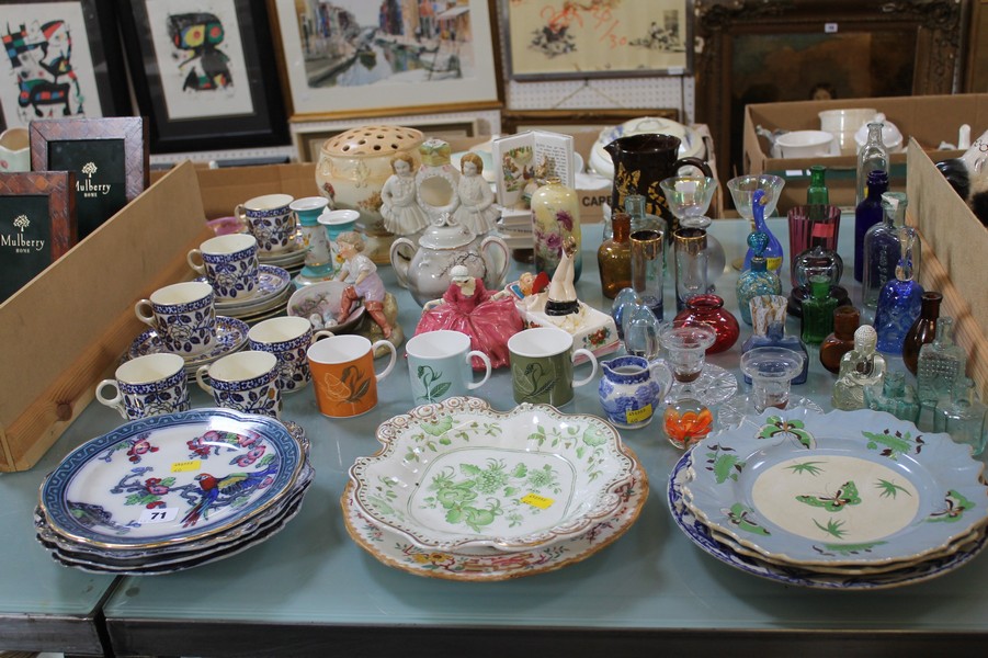 A mixed quantity of decorative glassware and ceramics to include a Royal Doulton `Polly Peachum` (