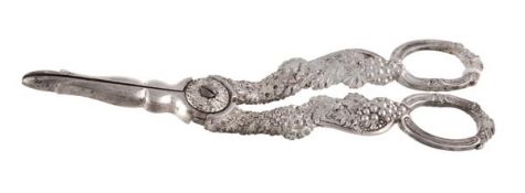 A George IV silver grape pattern grape shears or scissors by Charles Rawlings, London 1827, 17cm (6