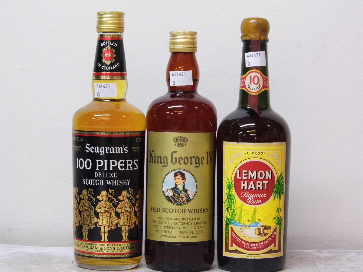 Seagrams 100 Pipers Whisky 26 2/3 Fl Oz 70% Proof 1 bt Lemon Hart Liquer Rum 10 years Old 26 2/3 Fl