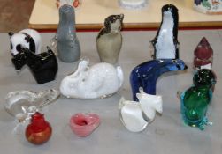 Eight Wedgwood glass paperweights to include two otters, a cat, a Scottie dog, a polar bear, a
