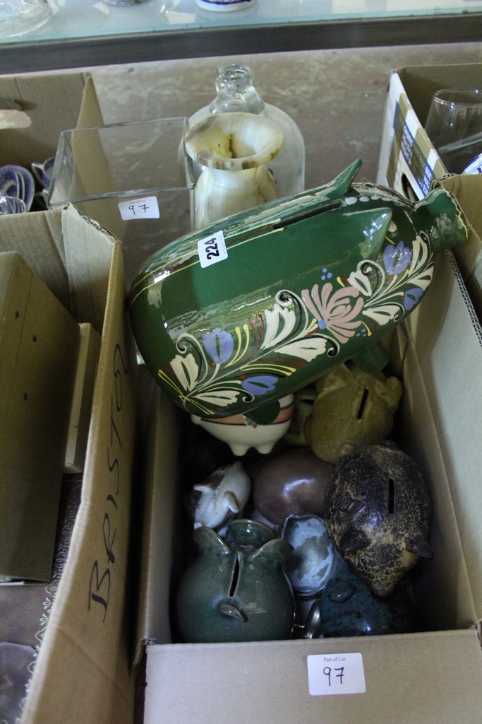 Quantity of decorative ceramics, glassware, and other items