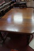 A Victorian windout mahogany extending table 178cm length