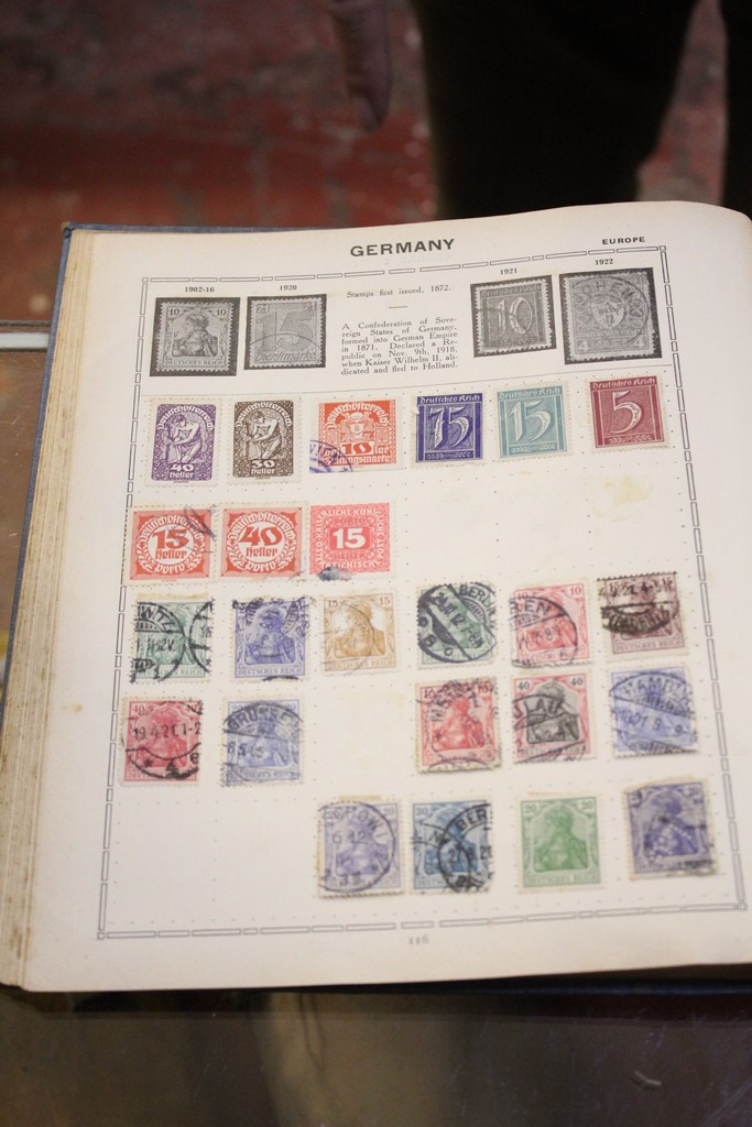 [Stamps] - A small collection of stamps in fine albums. - Image 2 of 2