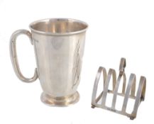 A silver slightly tapering cup by Thomas Bishton, Birmingham 1928 A silver slightly tapering cup
