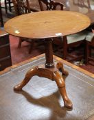A Georgian style mahogany tripod table 51cm diameter