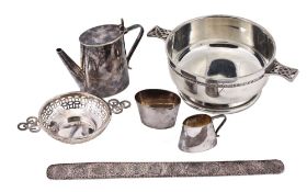 A silver taster by Synyer & Beddoes, Birmingham 1911 A silver taster by Synyer & Beddoes,