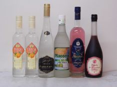 Saccurs Curacao 2 bts Holl Eau de Vie 1 bt, Macorix Agua de coca 1 bt Bajtra Liquer 1 bt Liquerur