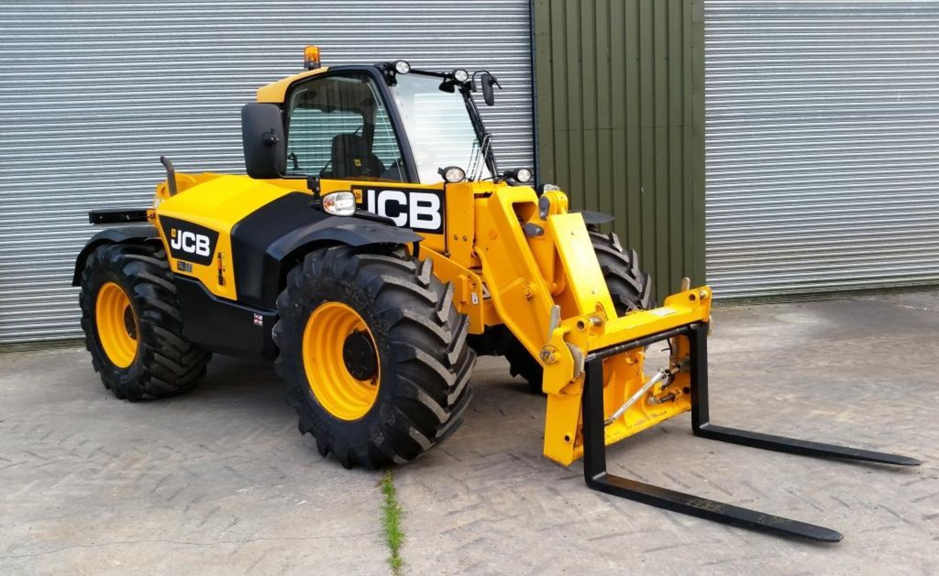 JCB 541-70 Agri Super T4i 125HP EcoMAX Engine, 6-Speed 40kph Auto Powershift Transmission,