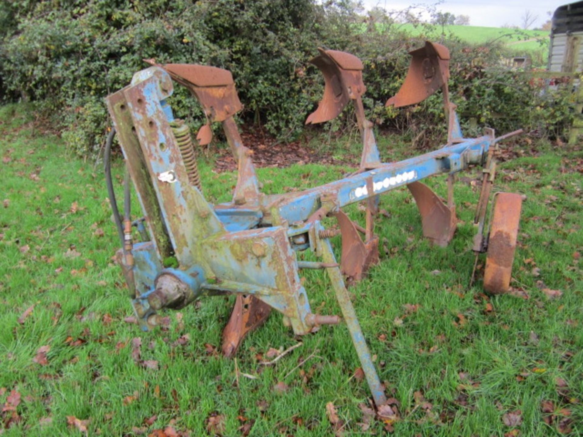 Rabewerk three furrow reversible plough, Type EAGLE S CE IV TO-35, Serial No. 67455/4, Location: - Image 2 of 5