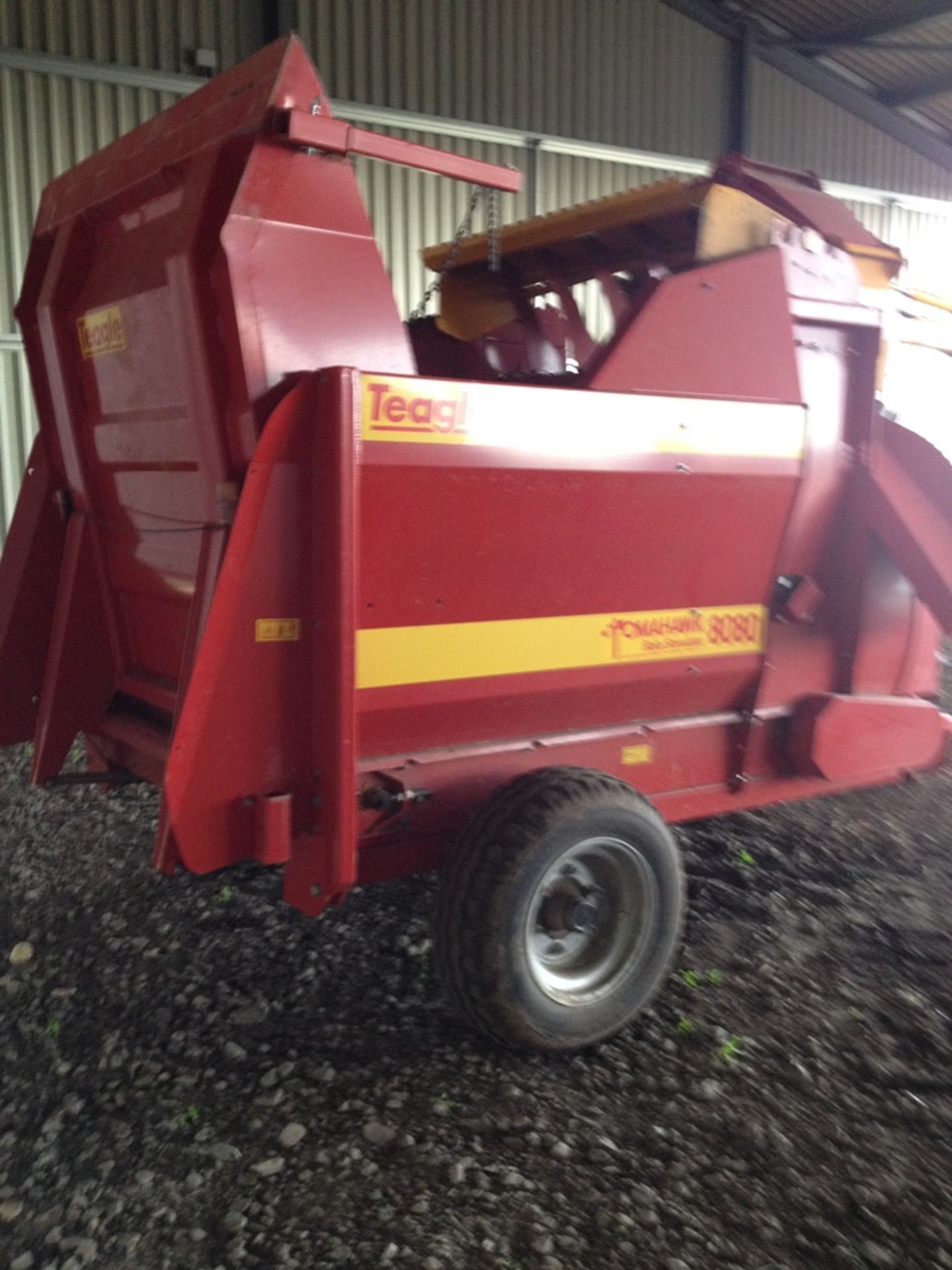 2011 Teagle Tomahawk 8080 bale shredder, complete with control box. Serial No: 5090 - Image 4 of 8