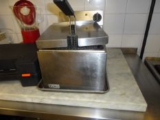 Lincat stainless steel fat fryer Height 12", Width 10 ½ ", Depth 16" (Please note that this lot