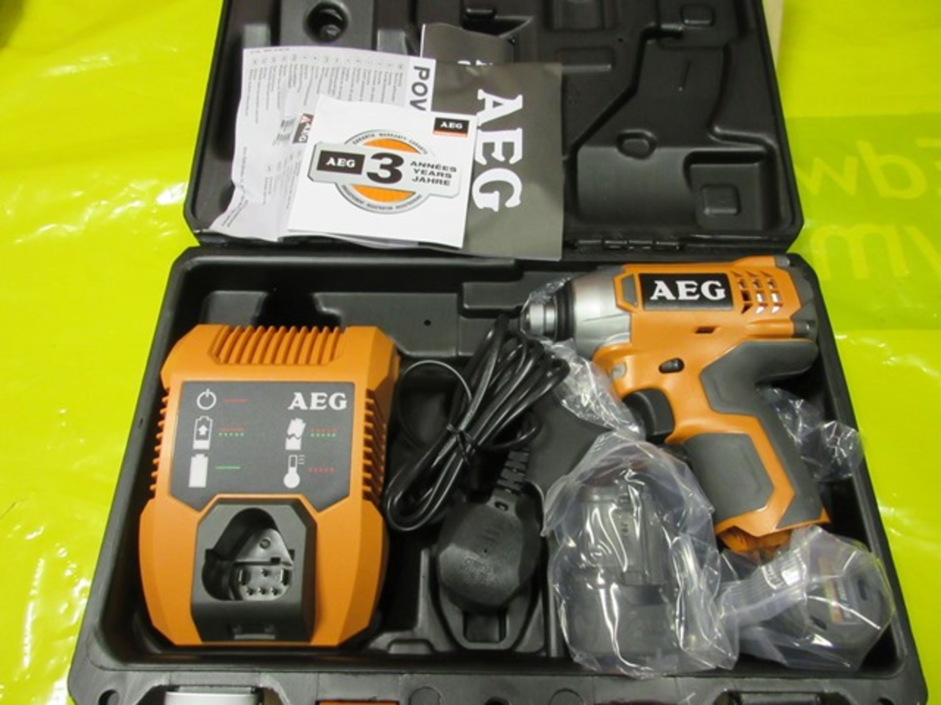 AEG BSS 12 C lithium-ion driver set, 12v, 113nm with two batteries and charger - Image 2 of 2