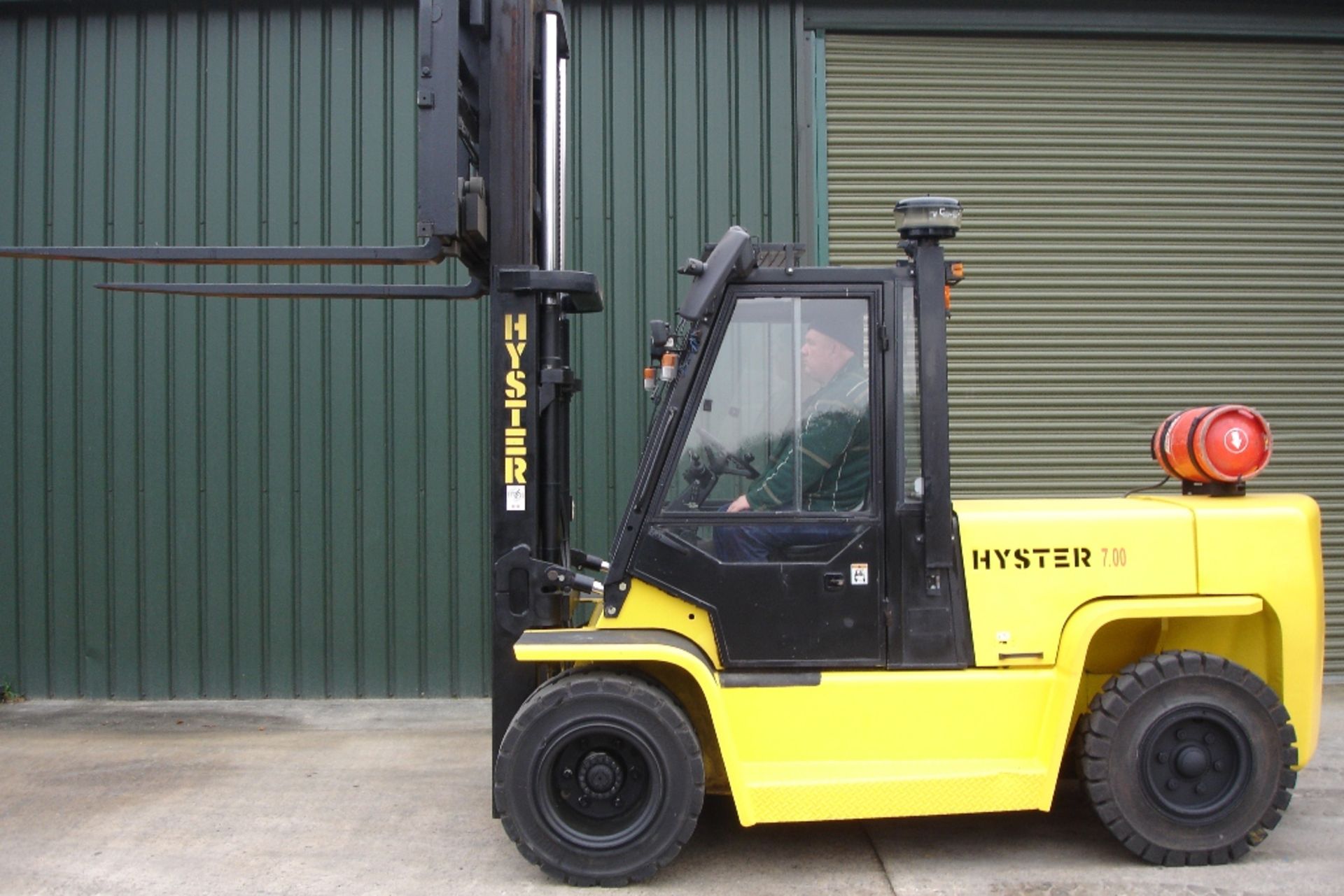 Hyster H7.00XL Forklift  ( 2007 ) - Image 7 of 8