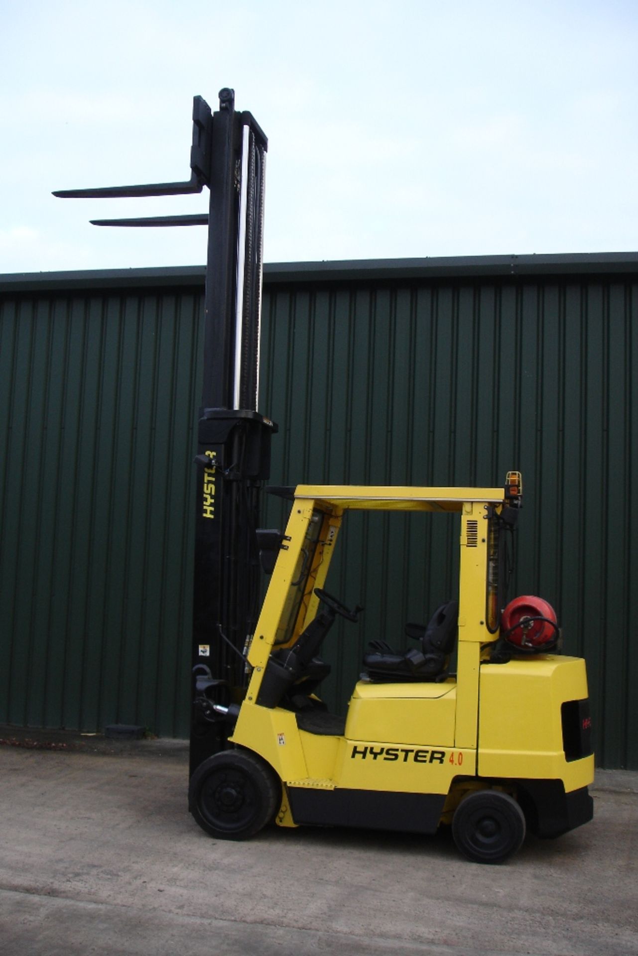 Hyster S4.00XM Forklift   ( 2004 )