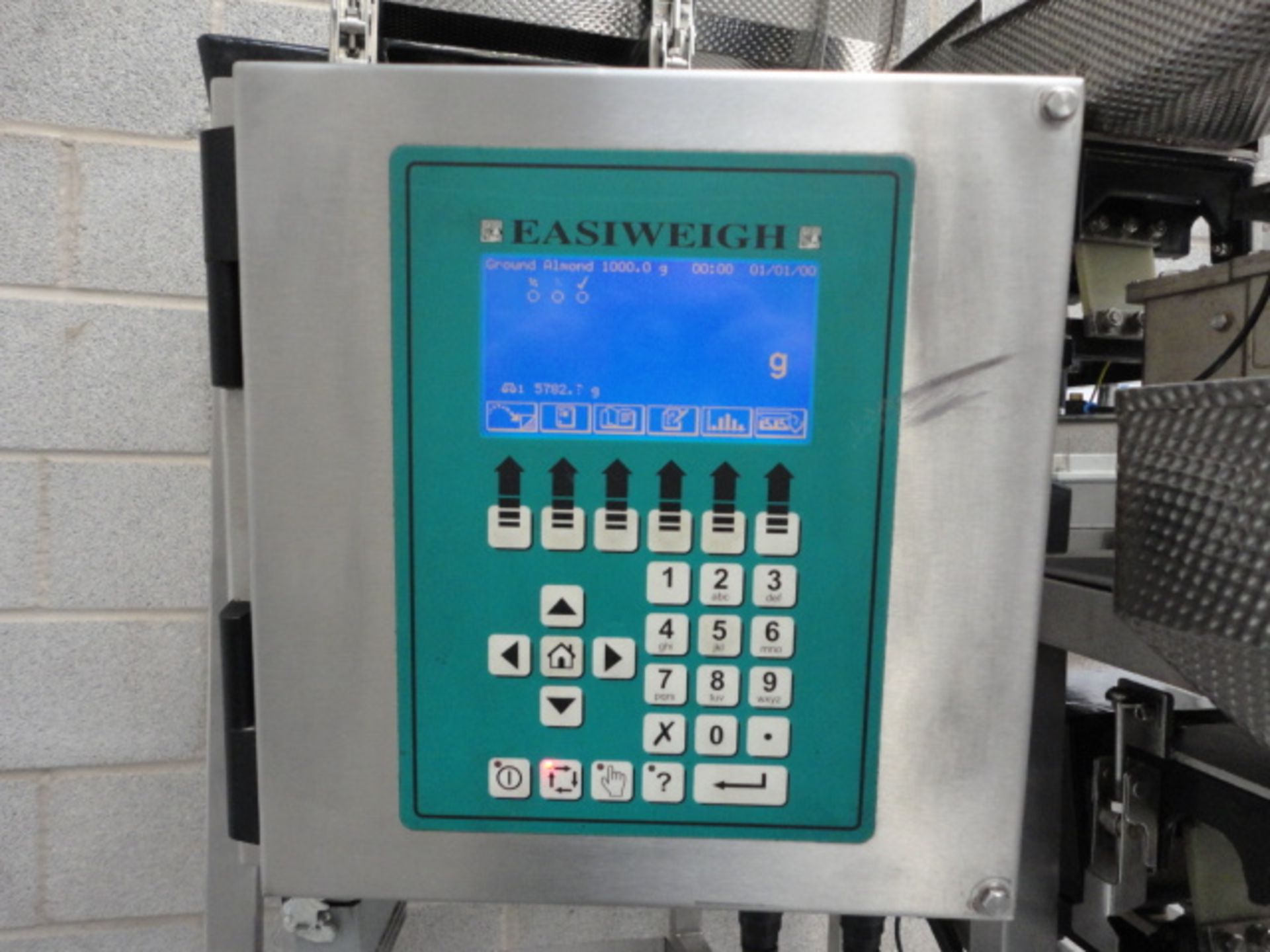 Easy Weigher single lane LINIER WEIGHER TYPE MIDI. Weigh up to 2kg. ALL S/S ON A FRAME.LIFT OUT £35 - Image 3 of 4