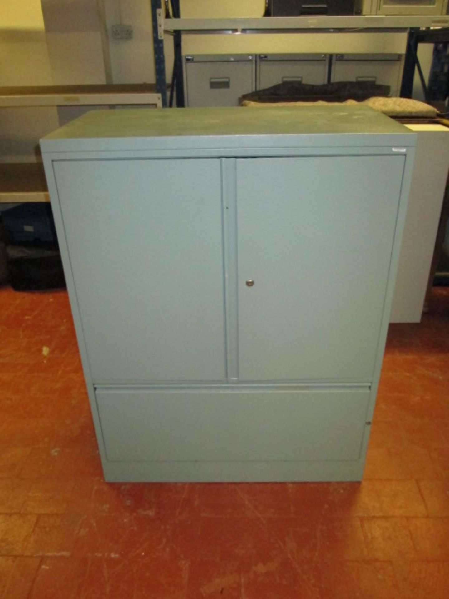 Grey Metal 1 Draw/2 Door Lockable Cabinet (No Key). (H 119cm x W 91cm x D 51cm).