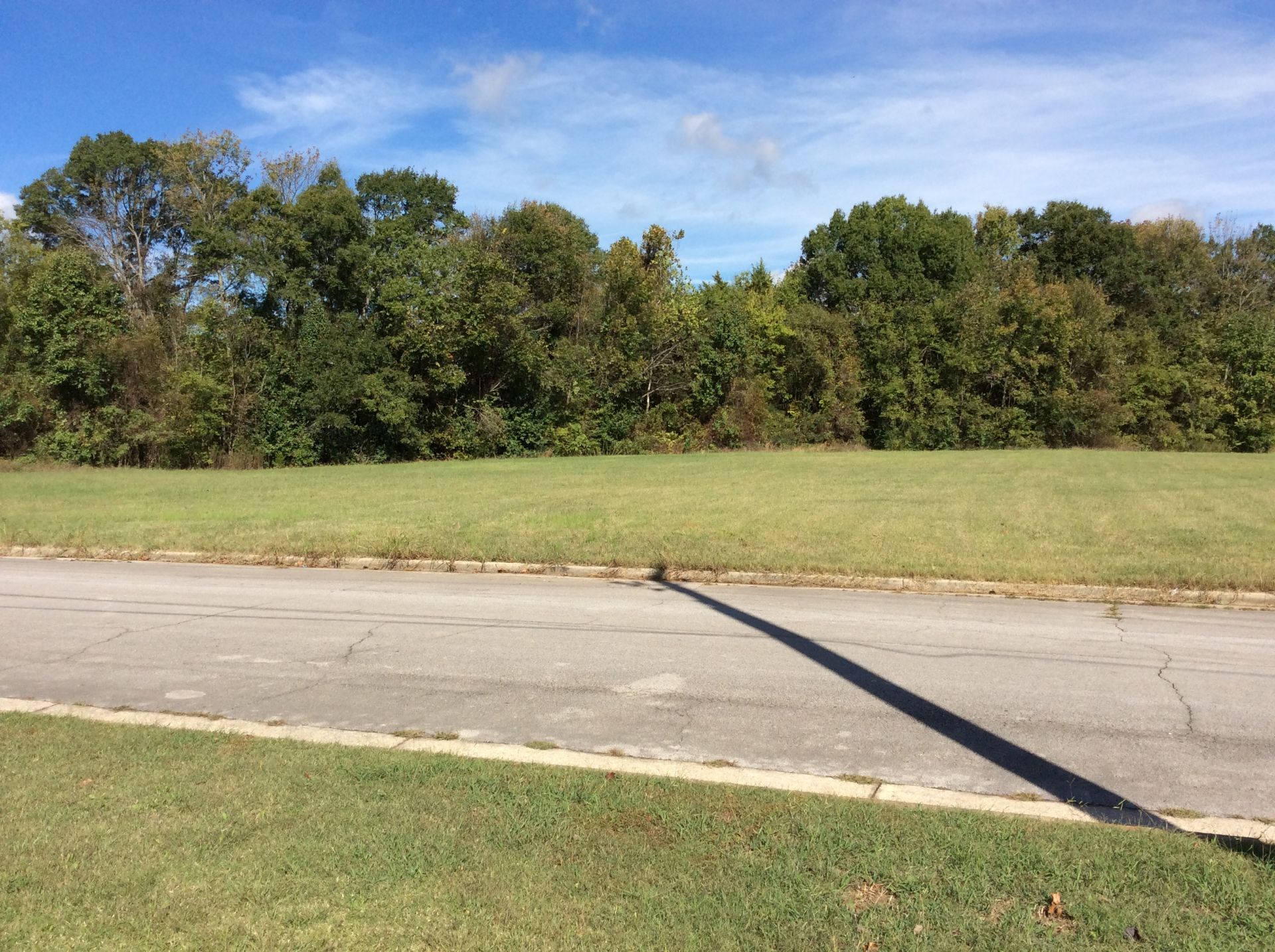 6 Acres± Commerical Lot - Hemingway Drive Decatur, Alabama.  The property is currently zoned R-6.
