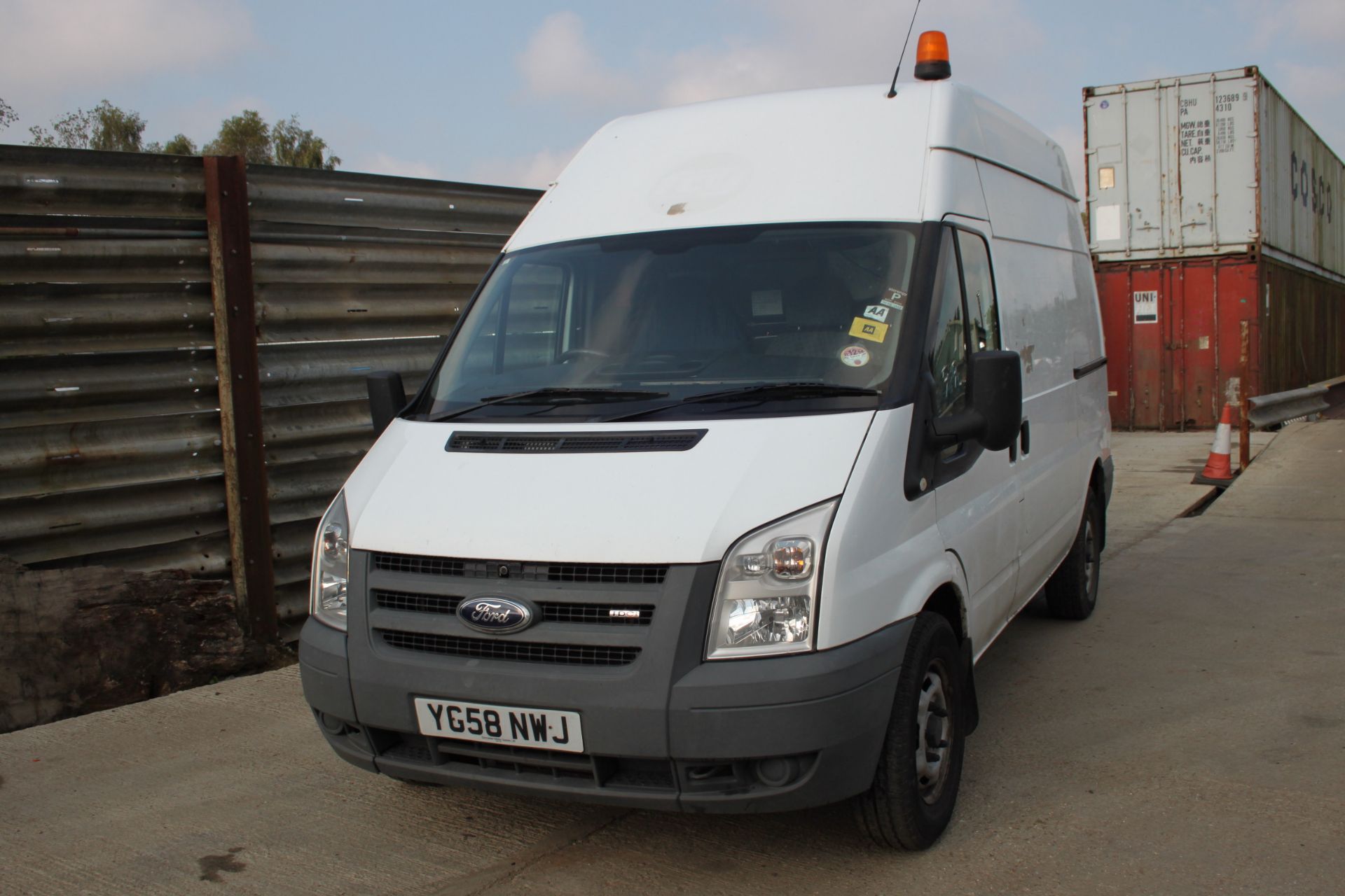 FORD TRANSIT 115 T350 HI TOP MWB VAN, 104,000 MILES REGISTRATION YG58 NWJ - Image 2 of 3