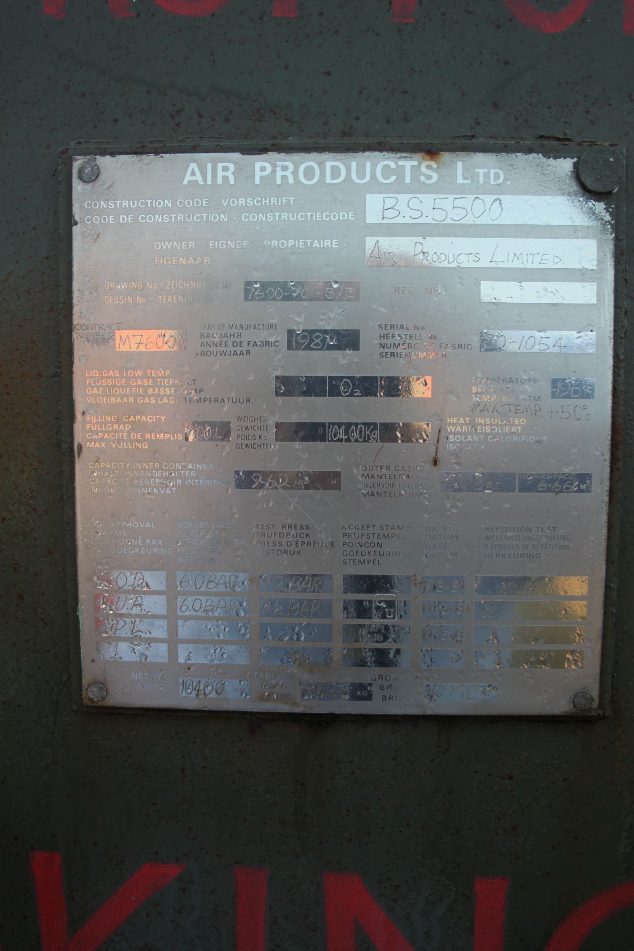 AIR PRODUCTS 9100LTR LIQUID OXYGEN STEEL/STAINLESS STEEL GLASS LINED TANK YEAR OF MANUFACTURE 1981 - Image 2 of 4