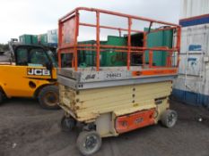JLG 2646 ES battery electric scissor lift 
Year: 2007
S/N: 1200014514
Recorded Hours: 36